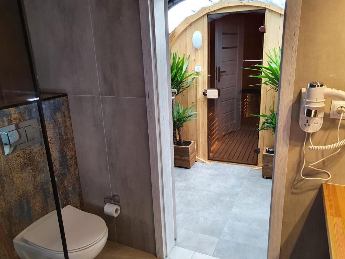 Hotel Podniebny Glamping Borsk Exterior foto
