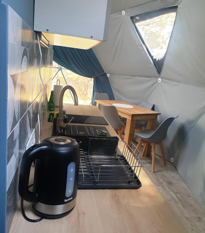 Hotel Podniebny Glamping Borsk Exterior foto